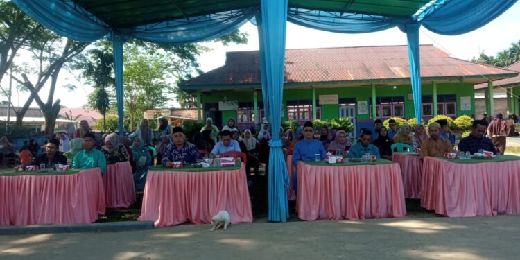 Lepas Kan Murid Nya,Dedy Nurdin Saputra S.Pd, Berpesan Jangan Lupa Kan Sekolah Kita Ini!