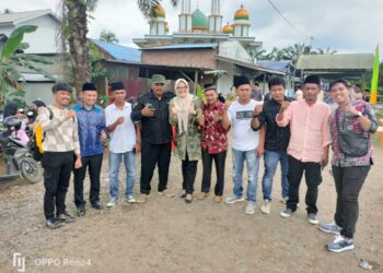 Tampil Bersama di Pengajian Akbar Rasau, Dilla Hich – Muslimin Tanja Berpasangan?