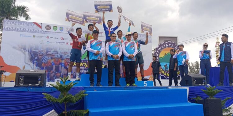 Ukir Prestasi, 2 Pembalap ISSI Kota Jambi Menjuarai Sriwijaya Ranau Grand Fondo Sumsel