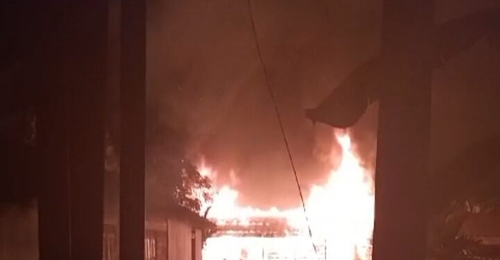 BREAKING News:Satu Rumah Ludes Di Lahab Si Jago Mera