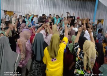 Didampingi Dewan Terpilih, Pasangan Hj Dillah Hich-Muslimin Tanja, Kunjungi Warga Mendahara Disambut Hangat