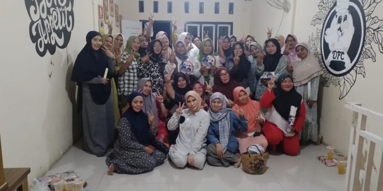 Puluhan Kordinator  Srikandi Nipah Panjang Dukung Sepenuh Nya Pasangan Calon Bupati Hj Dillah Hich-Muslimin Tanja Ke BH 1 Tanjabtim