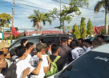 Puluhan Mahsiswa di Bungo Gaung kan Ganti Gubernur, Harapan Besar nya Pasangan Romi-Sudirman Pimpin Jambi