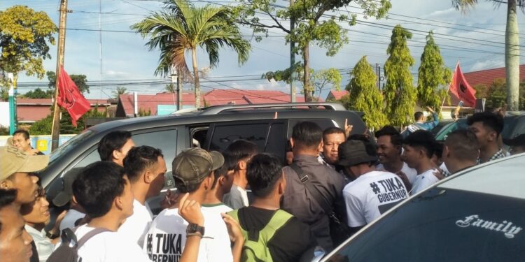 Puluhan Mahsiswa di Bungo Gaung kan Ganti Gubernur, Harapan Besar nya Pasangan Romi-Sudirman Pimpin Jambi