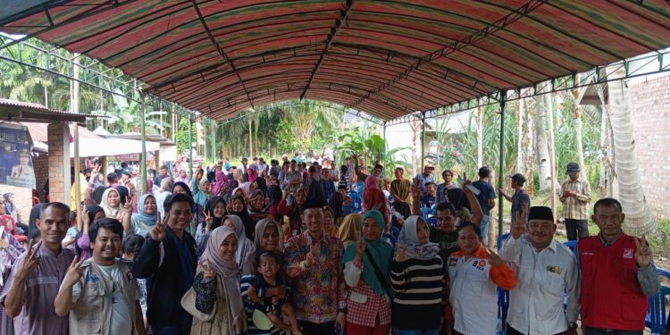 Tatap Muka di Kelurahan Rano, Dewi Julianti Ajak Masyarakat Menangkan Dillah- Muslimin