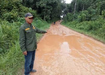 Warga Keluhkan Jalan Rusak di Mendalo Darat, Ketua AWASI Muaro Jambi: Pemerintah Harus Turun, Jangan Duduk di Kantor Saja