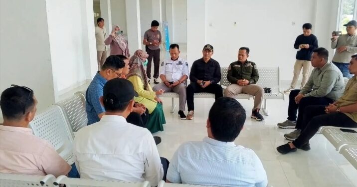 Meliahat Tingkat Kerusakan Rumah Sakit Pratama Ketua Komisi lll Beserta Anggota Turun Langsung