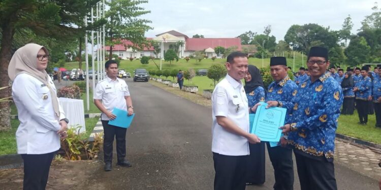 Lantik 427 Calon Pegawai Negri Sipil, Bupati Tanjabtimur Ini Momen Penting
