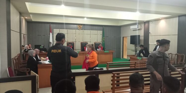 Jaksa Penuntut Umum Tolak Seluruh Eksepsi ‘Ratu Narkoba’ Jambi Helen Dian Krisnawati 
