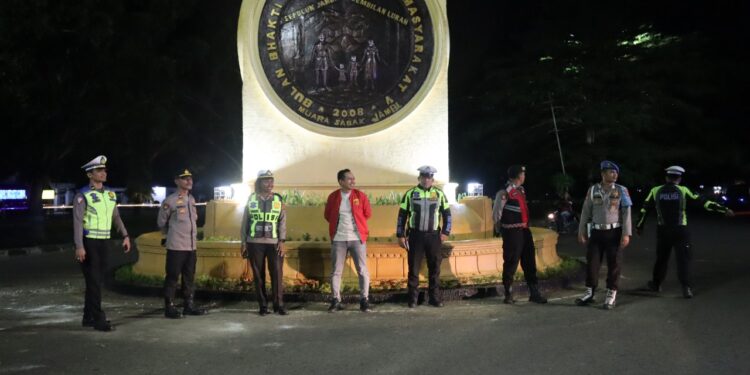 Antisifasi Tindakan Kriminal dan Kenakalan Remajah Polres Tanjabtimur Gelar Patroli Malam