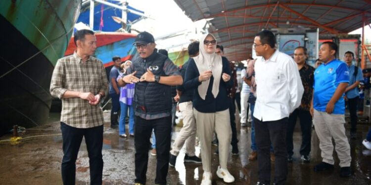 Kunker di Desa Karangsong Bupati dan Wakil Bupati, Ingin Mengankat Derajat Nelayan Tanjabtimur Seperti Nelayan di indramayu,Jawa barat