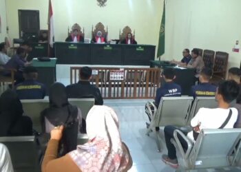 Warga Desa Sumber Jaya Gugat Polda Jambi, Kades dan PT FPIL Rp 1 Miliar