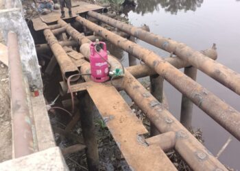 Dugaan Pencurian Aset Daerah: Jembatan Besi di Desa Catur Rahayu Dibongkar, Kades Mengaku Tidak Tahu