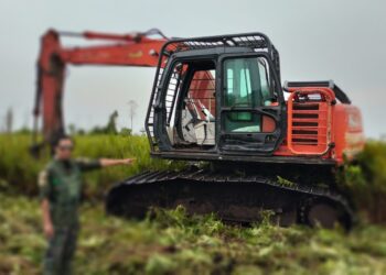 Alat Berat Ditemukan Beroperasi di Hutan Lindung Gambut Londerang, RLH Desak Kepala KPHP Muaro Jambi Dicopot